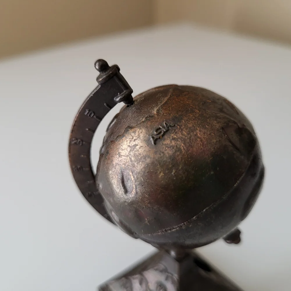 Vintage Hong Kong Die Cast Metal Miniature Globe Pencil Sharpener - Picture 4 of 16